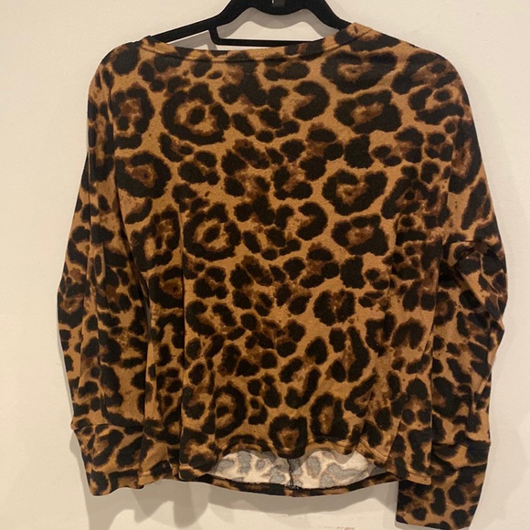 Tops - SHEIN CHEETAH PRINT SWEATER